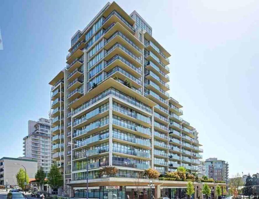 Victoria'S Best Location 2 Bedroom Luxe Condo Buitenkant foto